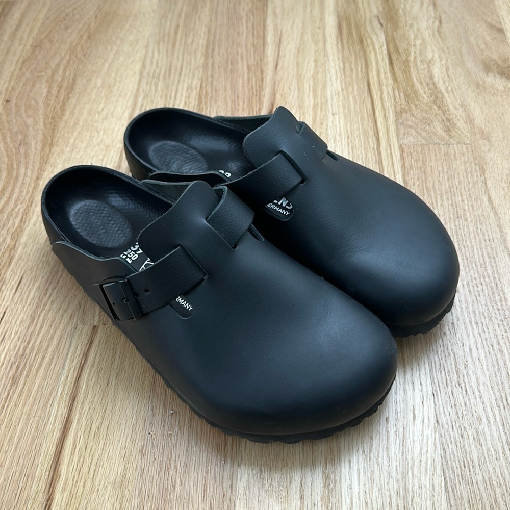 Black leather Bostons